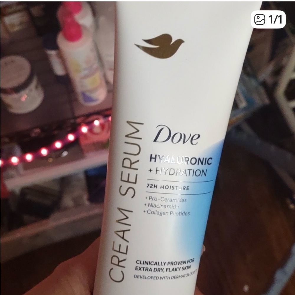 Dove with Hyaluronic Hydration - White and Blue